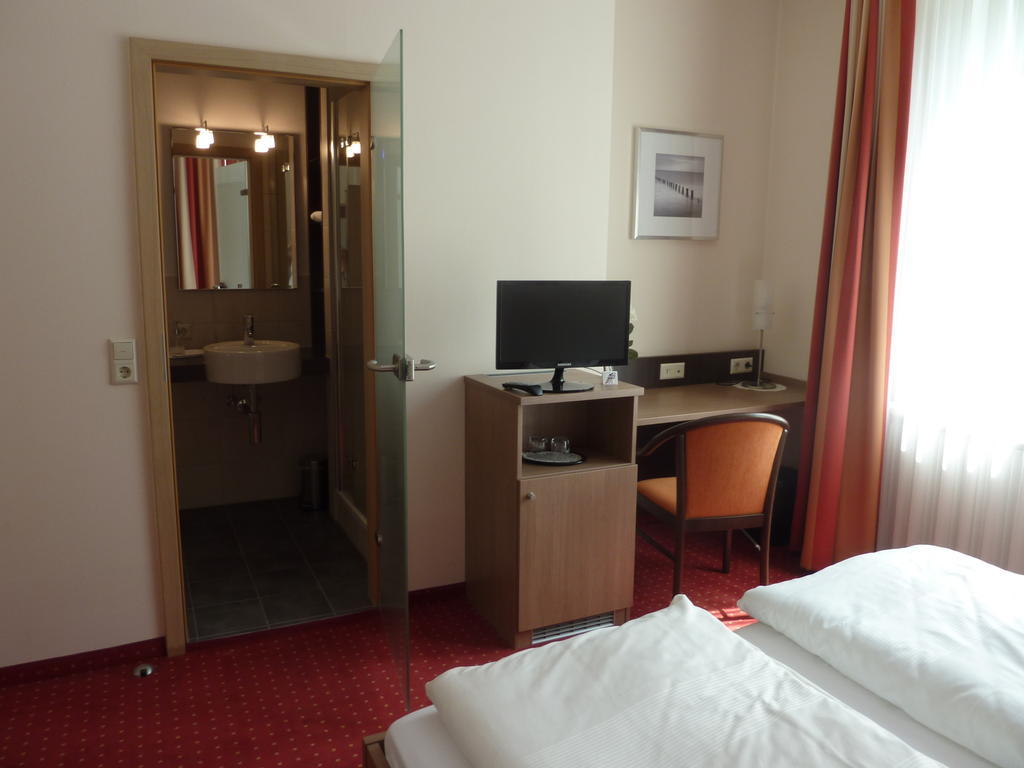 Hotel Gasthof Koenig Karl Freudenstadt Room photo
